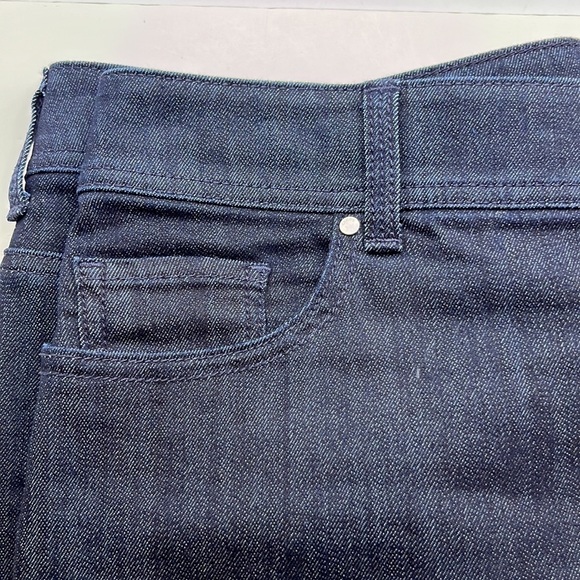 Chico’s Fabulously Slimming Capri High Rise Size 1 M/8 - Picture 14 of 16